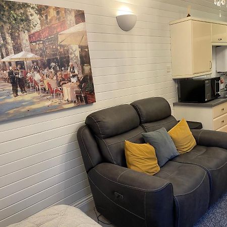 Cosy Cabin By The Seaside With Hot Tub Leilighet Birchington-on-Sea Eksteriør bilde
