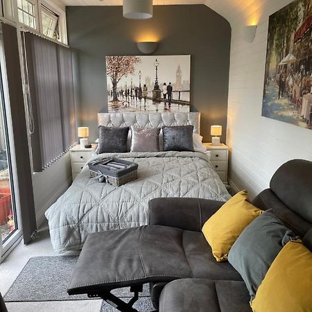 Cosy Cabin By The Seaside With Hot Tub Leilighet Birchington-on-Sea Eksteriør bilde