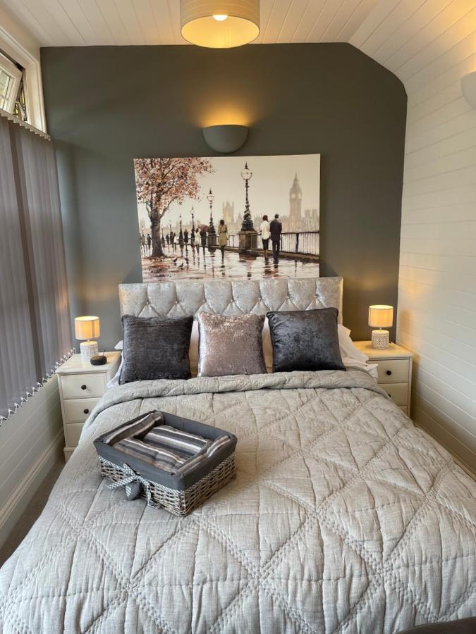 Cosy Cabin By The Seaside With Hot Tub Leilighet Birchington-on-Sea Eksteriør bilde
