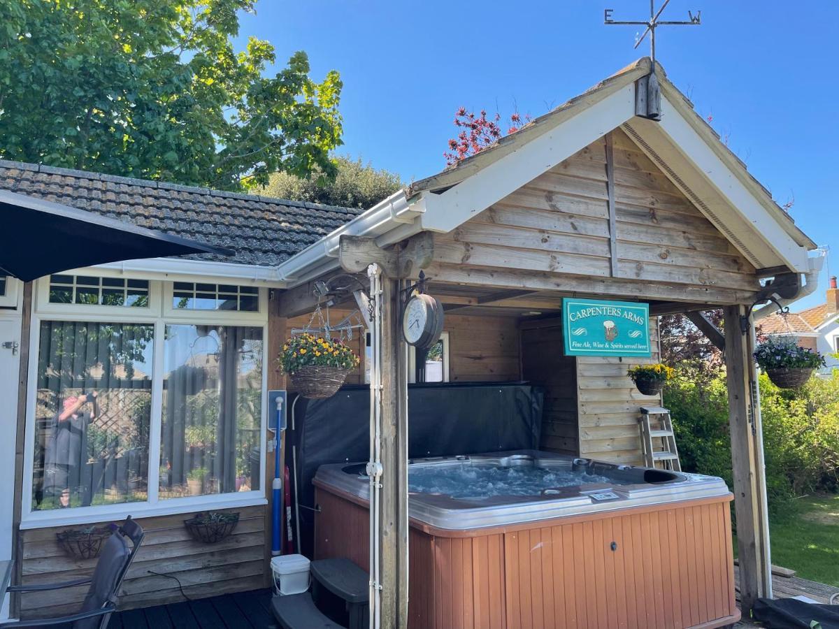 Cosy Cabin By The Seaside With Hot Tub Leilighet Birchington-on-Sea Eksteriør bilde